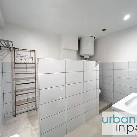 Appartamento Urban Flat 168 - Spacious 1-bedroom In *